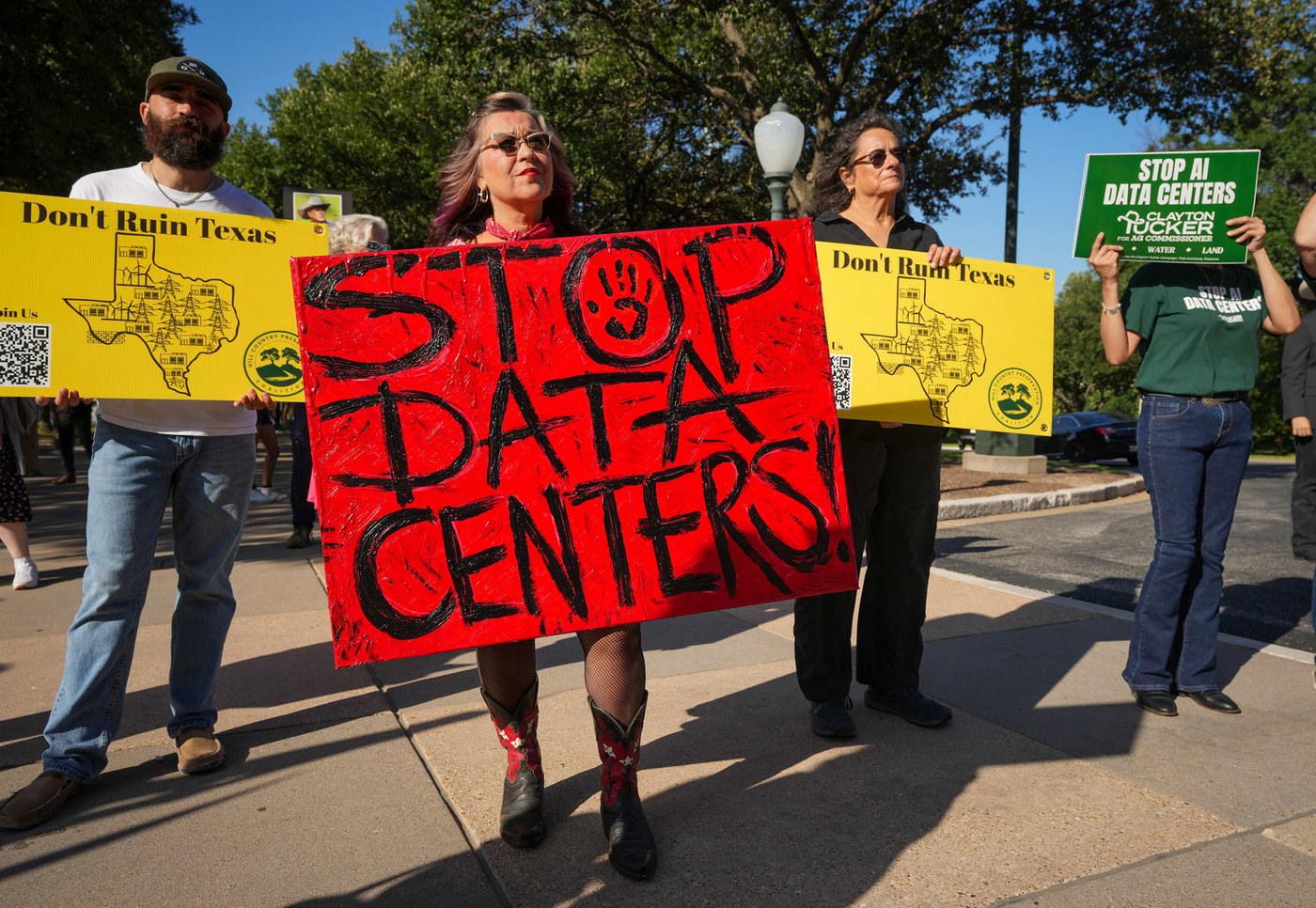 Texas turning blue may hinge on Democrats harnessing data center opposition