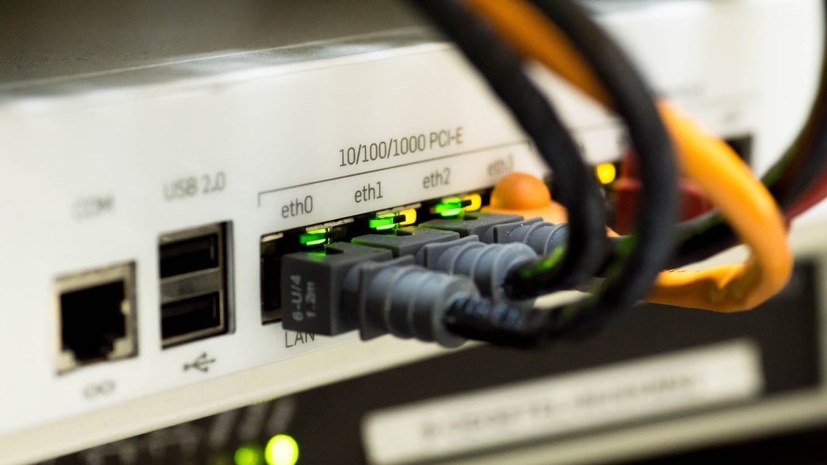 Super Micro Computer Cash Flow Risk Still Clouds the AI Growth Story