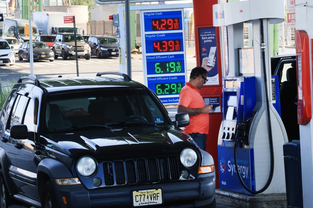 U.S. producer prices rise by 0.4% month-on-month in August